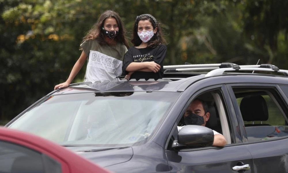 Εξετάσεις οδήγησης: Πιάστηκαν με «e-σκονάκι» στα σήματα